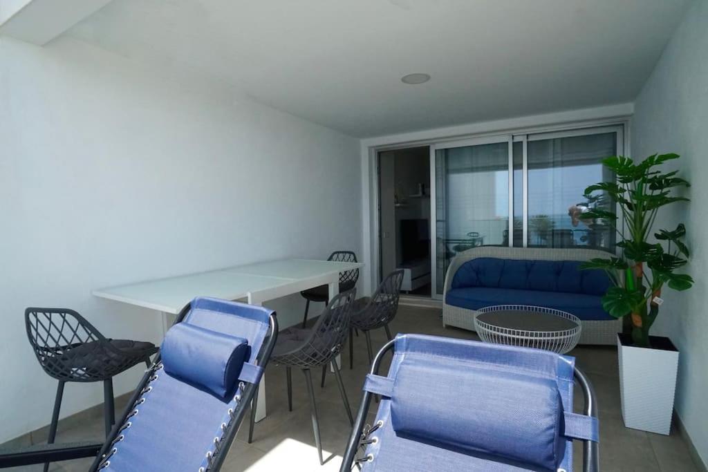 Appartement Deluxe Sea View With A Swimming Pool