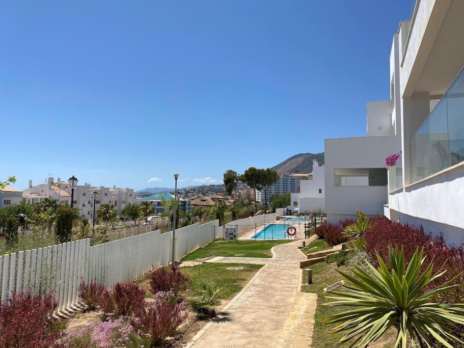 Appartement Deluxe Sea View With A Swimming Pool